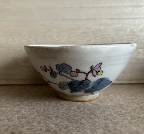 秋海棠文ご飯茶碗 2枚目の画像
