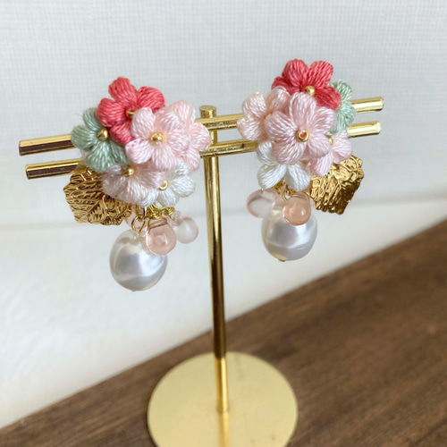 桜花爛漫】（桜パール）桜 ふんわり刺繍糸のお花 さくらのピアス