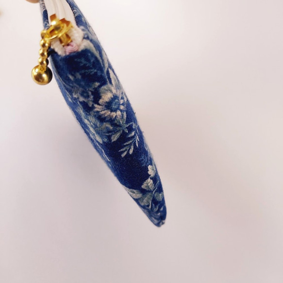 ミニL字ファスナー ポケット2つポーチ スマートキーケース ネイビーブルー*花柄 明るい紺色 12枚目の画像