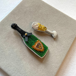 ビーズ刺繍のブローチ　-シャンパンボトル&グラス- 5枚目の画像