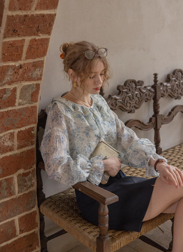 フリル襟　花柄ブラウス　長袖ブラウス