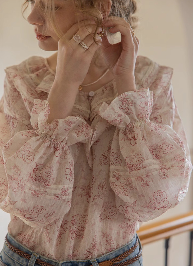 フリル襟　花柄ブラウス　長袖ブラウス