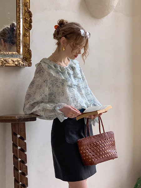 フリル襟　花柄ブラウス　長袖ブラウス