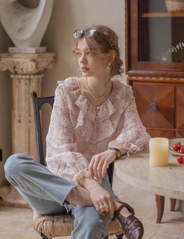 フリル襟　花柄ブラウス　長袖ブラウス