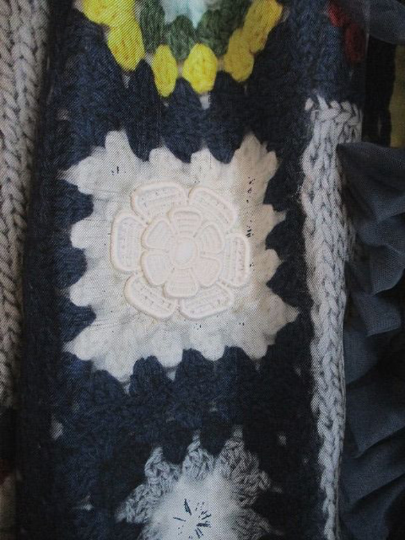 イタリア製　ルイジ　ベルガ　シルク絹１００％手編みモチーフプリント柄　フリンジケミカルレース　チュールフリル　スカート 16枚目の画像