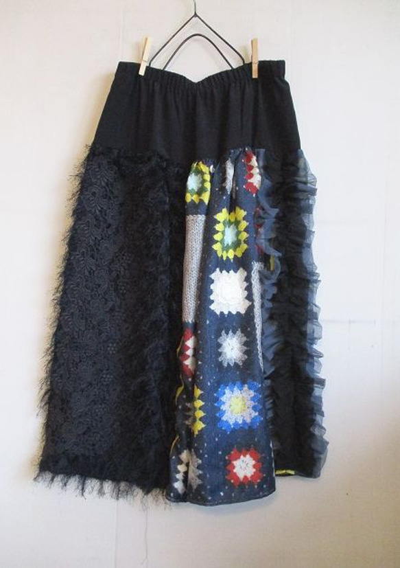 イタリア製　ルイジ　ベルガ　シルク絹１００％手編みモチーフプリント柄　フリンジケミカルレース　チュールフリル　スカート 8枚目の画像