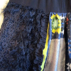 イタリア製　ルイジ　ベルガ　シルク絹１００％手編みモチーフプリント柄　フリンジケミカルレース　チュールフリル　スカート 18枚目の画像