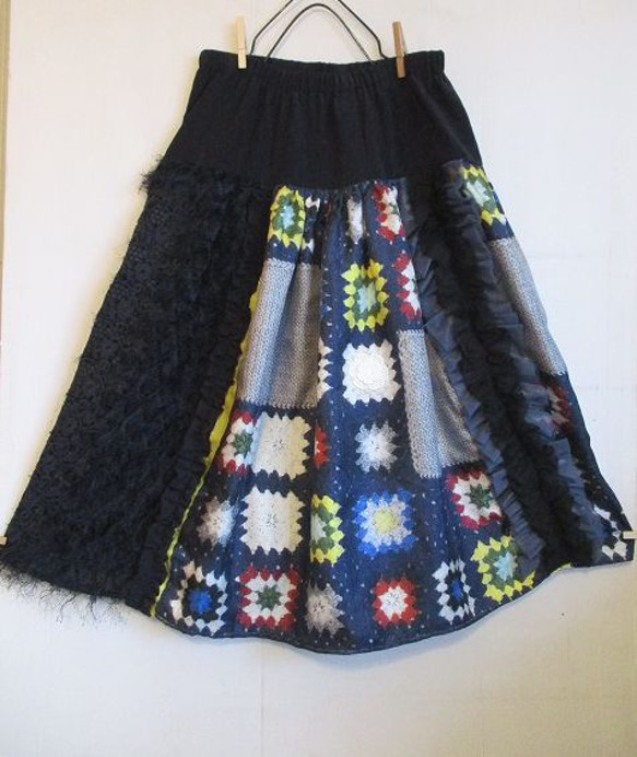 イタリア製　ルイジ　ベルガ　シルク絹１００％手編みモチーフプリント柄　フリンジケミカルレース　チュールフリル　スカート 13枚目の画像