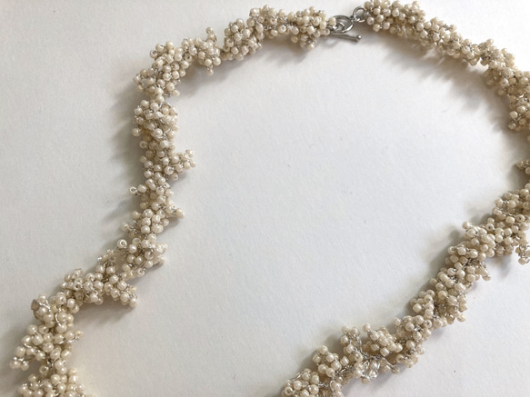 fuwari necklace / pearl white 1枚目の画像