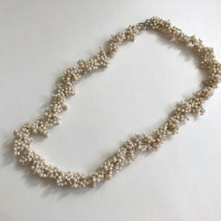 fuwari necklace / pearl white 2枚目の画像