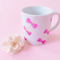 ピンク リボン マグカップ サイズ：M 食器 コップ りぼん プレゼント 贈り物にもおすすめ 1枚目の画像