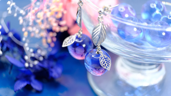 透き通る青桜の林檎イヤリングorピアス 2枚目の画像