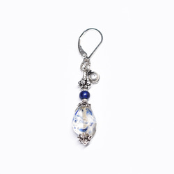 水滴形古釉水晶和深藍色仿古珠古董印度銀鈴單耳耳環 第4張的照片