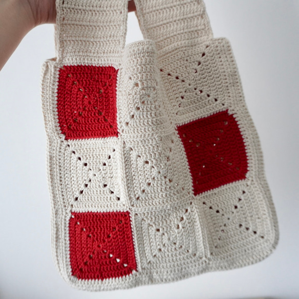 コットン素材のクロシェバッグ　モチーフ編み　かぎ針編みバッグ　手編みバッグ 1枚目の画像