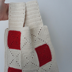 コットン素材のクロシェバッグ　モチーフ編み　かぎ針編みバッグ　手編みバッグ 3枚目の画像