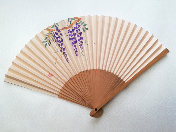 扇子 白檀インド産 透かし梅（タッセル・扇子袋付／桐箱入