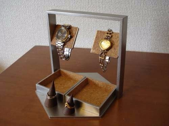 腕時計スタンド　時計スタンド　ウォッチスタンド　デカイトレイ腕時計スタンド　指輪スタンド付き（未固定） 1枚目の画像