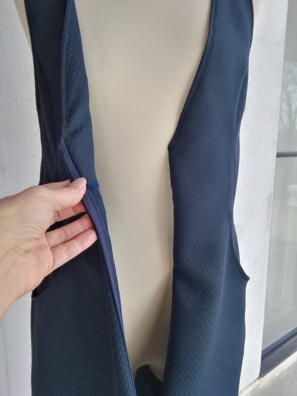 Mサイズ セール　肩がずり落ちない 前開きダイヤ柄織のジャンパースカート ネイビーカラー　116200-30-M 7枚目の画像