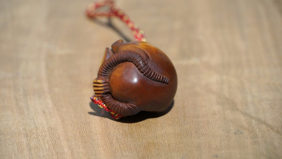 木彫刻　根付「丸鼠」一木造り　黄楊　木彫り　鼠　ねずみ　ネズミ 丸鼠 ツゲ