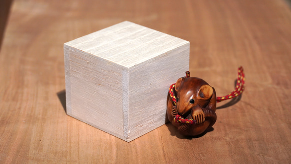 木彫刻　根付「丸鼠」一木造り　黄楊　木彫り　鼠　ねずみ　ネズミ 丸鼠 ツゲ