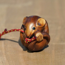 【美品】ネズミ 鼠 根付 木彫 置物 工芸品 美術品 骨董 光玉 在銘 Yahoo!オークション -「ねずみ」(根付) (東洋彫刻)の落札相場