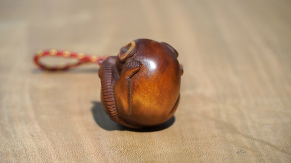 木彫刻　根付「丸鼠」一木造り　黄楊　木彫り　鼠　ねずみ　ネズミ 丸鼠 ツゲ