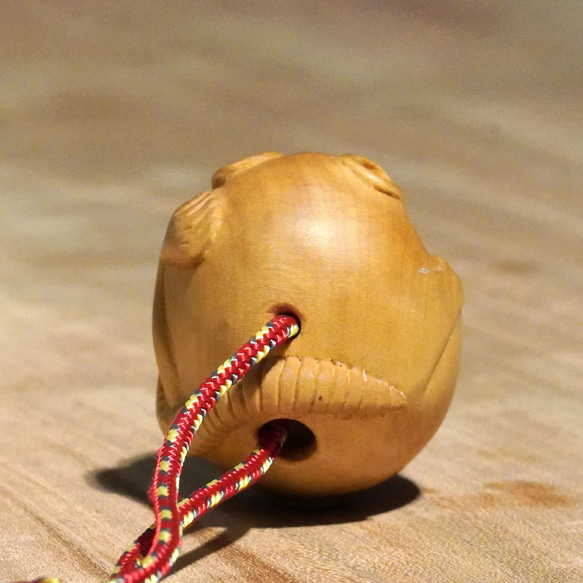 木彫刻　根付「丸鼠」一木造り　黄楊　木彫り　鼠　ねずみ　ネズミ 丸鼠 ツゲ