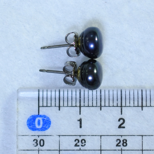 單隻黑色淡水珍珠耳環（大，7.5-8mm，鈦柱） 第6張的照片