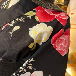 浴衣 ハンドメイド リメイク ワンピース ドレス 古着 和洋折衷  素敵な花柄×黒/ブラック系  W-217 3枚目の画像