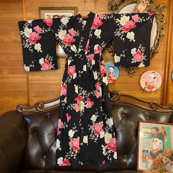 浴衣 ハンドメイド リメイク ワンピース ドレス 古着 和洋折衷  素敵な花柄×黒/ブラック系  W-217 8枚目の画像