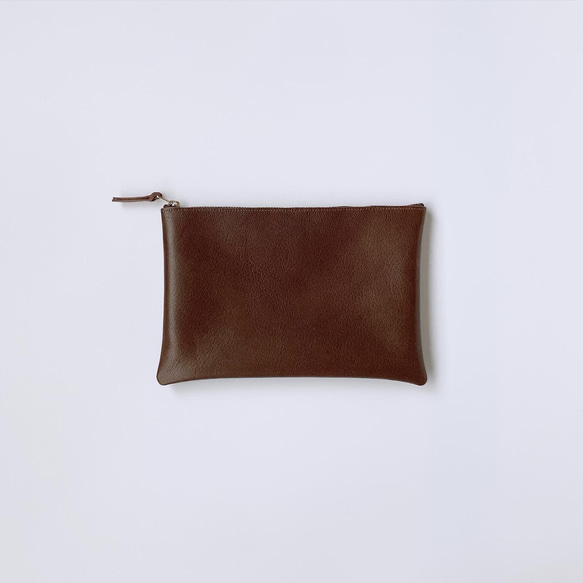 手に馴染むレザーポーチ　「Tha phae pouch (Lサイズ / dark brown)」 2枚目の画像