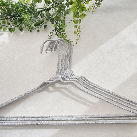 布巻きハンガーハンガー 5本セット ニュアンスカラーボタニカル グレー