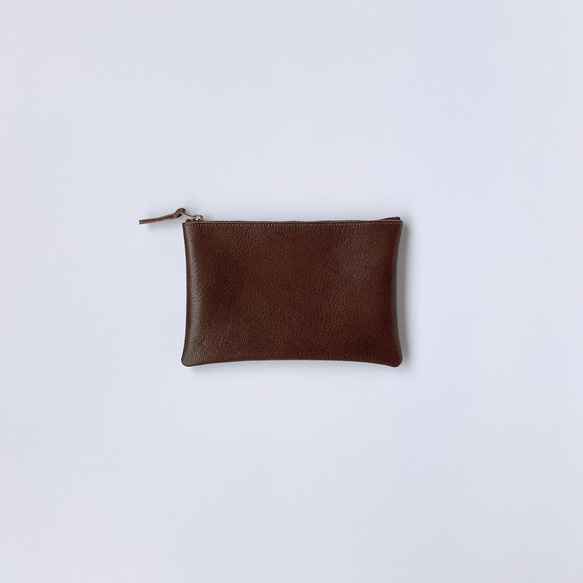 手に馴染むレザーポーチ　「Tha phae pouch (Mサイズ / dark brown)」 2枚目の画像