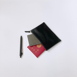 手に馴染むレザーポーチ　「Tha phae pouch (Mサイズ / black)」 1枚目の画像