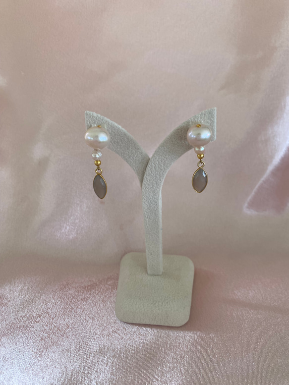グレーオニキス＆ピンクパール ピアス ピアス（スタッド・一粒