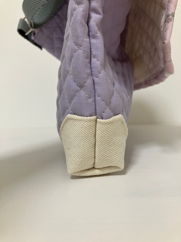 底角補強！スワン柄キルティングショルダーバッグ　図書袋　通園バック 3枚目の画像