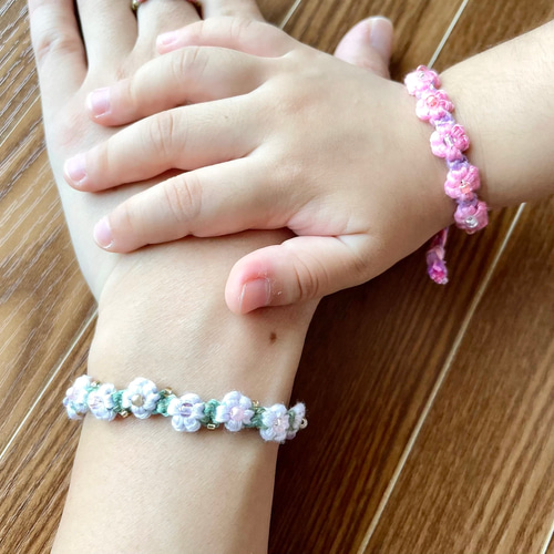 オーダーページ】キッズ用フラワーブレスレット*フラワーミサンガ*花ブレスレット*刺繍糸*ビーズ*オリジナル*受注製作 ブレスレット りりいろ 通販|Creema(クリーマ) 17466402 オーダーページ】キッズ用フラワーブレスレット*フラワーミサンガ*花ブレスレット*刺繍糸*ビーズ*オリジナル*受注製作 ブレスレット りりいろ 通販|Creema(クリーマ) 17466402