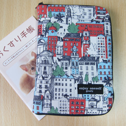 34．お薬手帳ファスナーポーチ（カードホルダー付き・カード