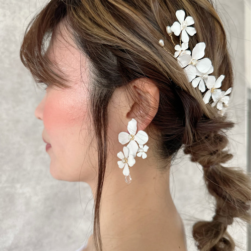 ホワイトフラワーピアス ブライダルアクセサリー 花嫁 結婚式 ピアス