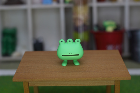 カエルっぽいやつ』『目が3つあるやつ』の置物 その他置物 粘土の店