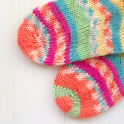 【ベビーソックス】カラフルで可愛い手編み靴下・11〜12cm 5枚目の画像