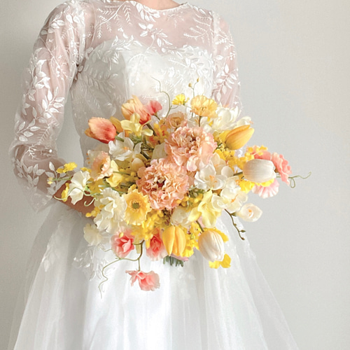 ラナンキュラスとチューリップのスプリングブーケ【結婚式