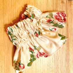 【アームカバー】ベージュに薔薇　袖カバー　ショート丈　プチギフト　母の日 3枚目の画像