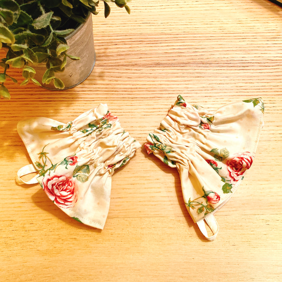 【アームカバー】ベージュに薔薇　袖カバー　ショート丈　プチギフト　母の日 9枚目の画像