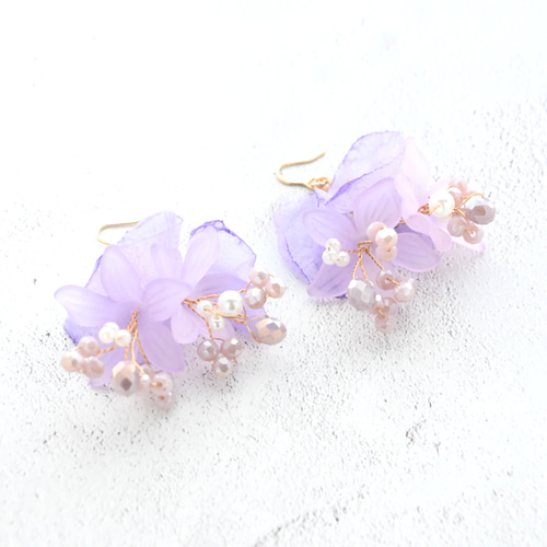 1点限り】シフォン＆アクリル フラワー ビーズ《ピアス/イヤリング》両 