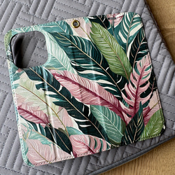 【ベルトなし手帳型】TROPICAL LEAVES PINK &GREEN 手帳型スマホケース ハワイ 植物 ボタニカル 4枚目の画像