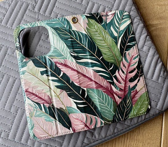 【ベルトなし手帳型】TROPICAL LEAVES PINK &GREEN 手帳型スマホケース ハワイ 植物 ボタニカル 4枚目の画像