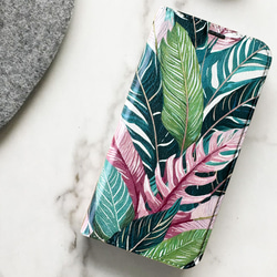 【ベルトなし手帳型】TROPICAL LEAVES PINK &GREEN 手帳型スマホケース ハワイ 植物 ボタニカル 1枚目の画像