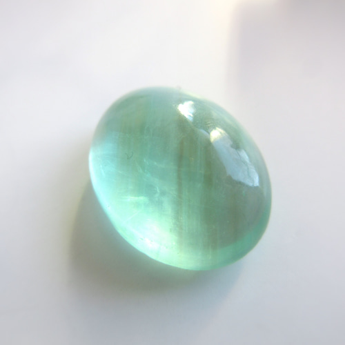 ナチュラル感ある　美しい　万能　フローライト　ボウル　グリーン　デンドリック入り 大粒17×9mmミントグリーン「フローライト」オーバルカボション