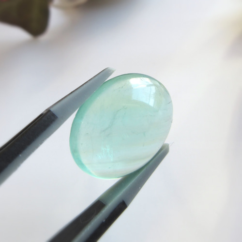 大粒17×9mmミントグリーン「フローライト」オーバルカボションルース